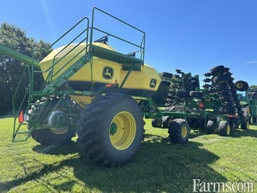 FarmsNews's tweet image. 2023 John Deere N550 🔻

7.5-inch spacing, 50-inch width, single shoot, and more.

usfarmer.com/planting-and-s…

#ForSale @HeritageTractor
