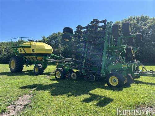 FarmsNews's tweet image. 2023 John Deere N550 🔻

7.5-inch spacing, 50-inch width, single shoot, and more.

usfarmer.com/planting-and-s…

#ForSale @HeritageTractor