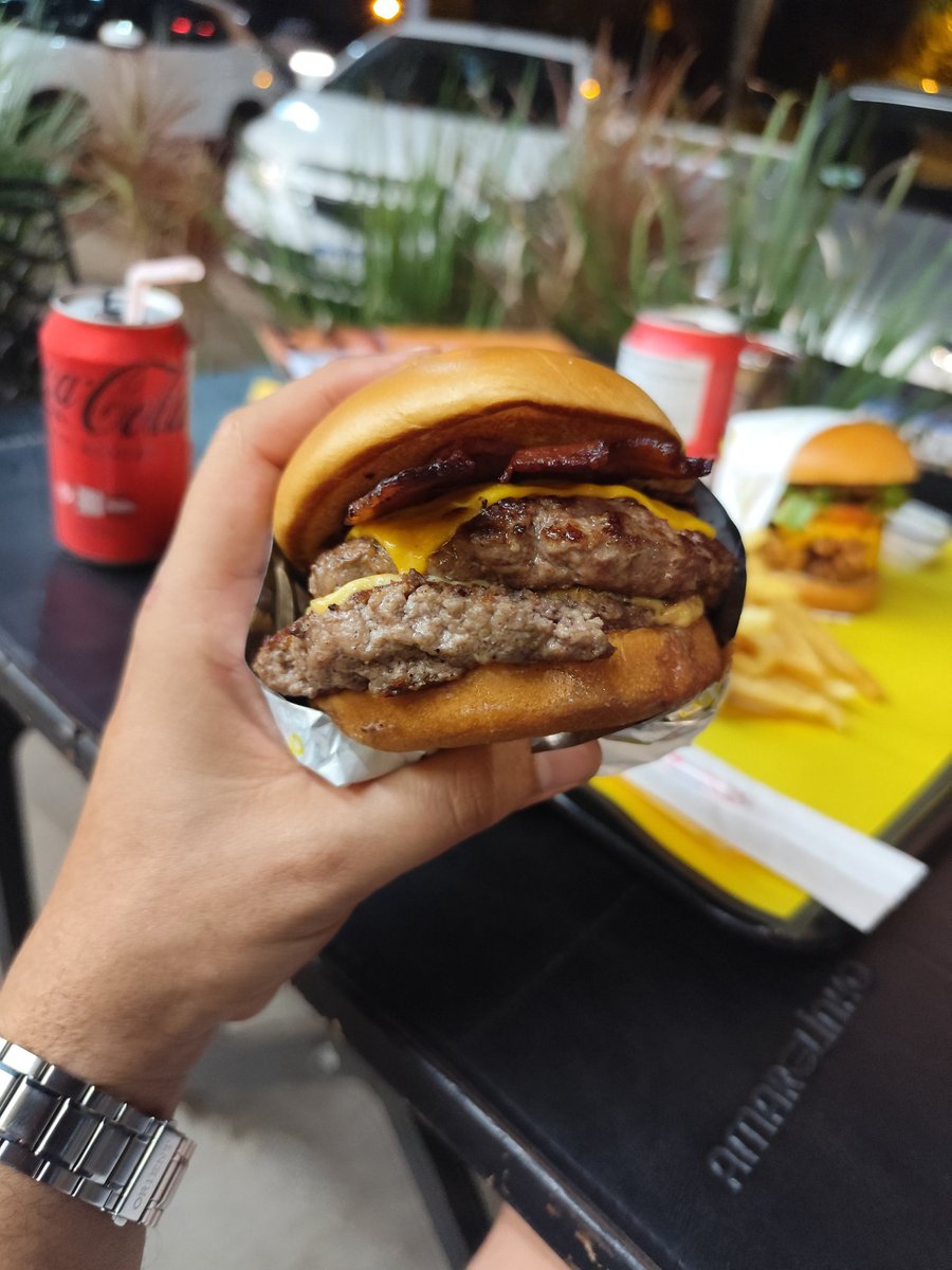 zeroxcryptobr's tweet photo. Is $10 USD for a hamburger with fries and a can of soda at a street food stall in a small town in rural Brazil expensive ? https://t.co/PklqTSBOu1