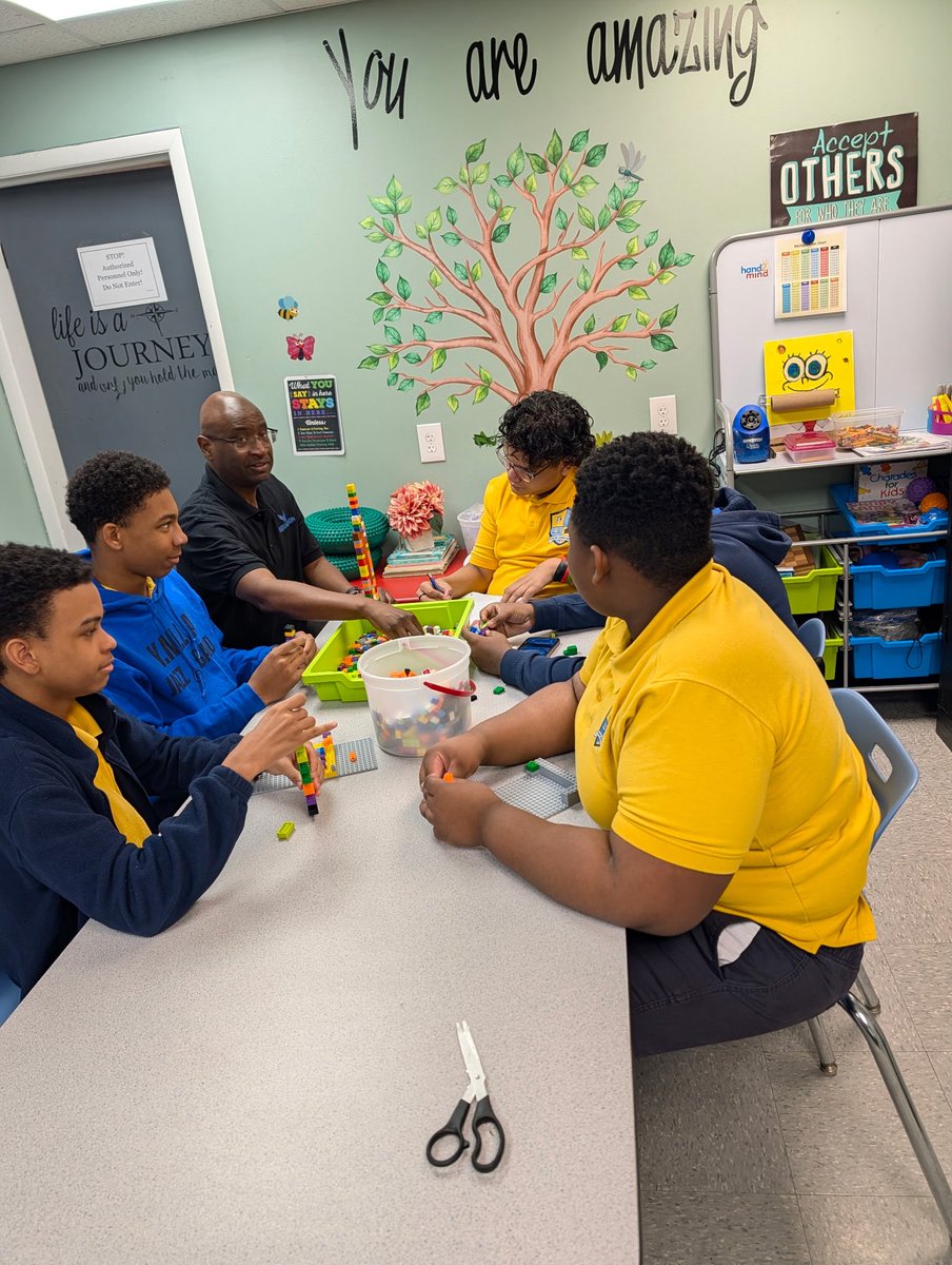 YoungPps's tweet photo. Dr. Medley having a conversation with his students over Legos. https://t.co/GzYGzF5O3Q