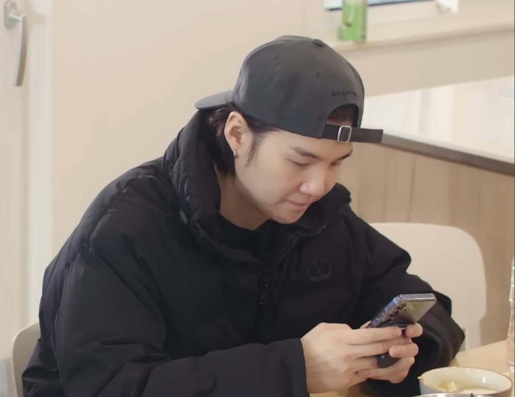 𝗦𝗨𝗚𝗔 민윤기 tweet media