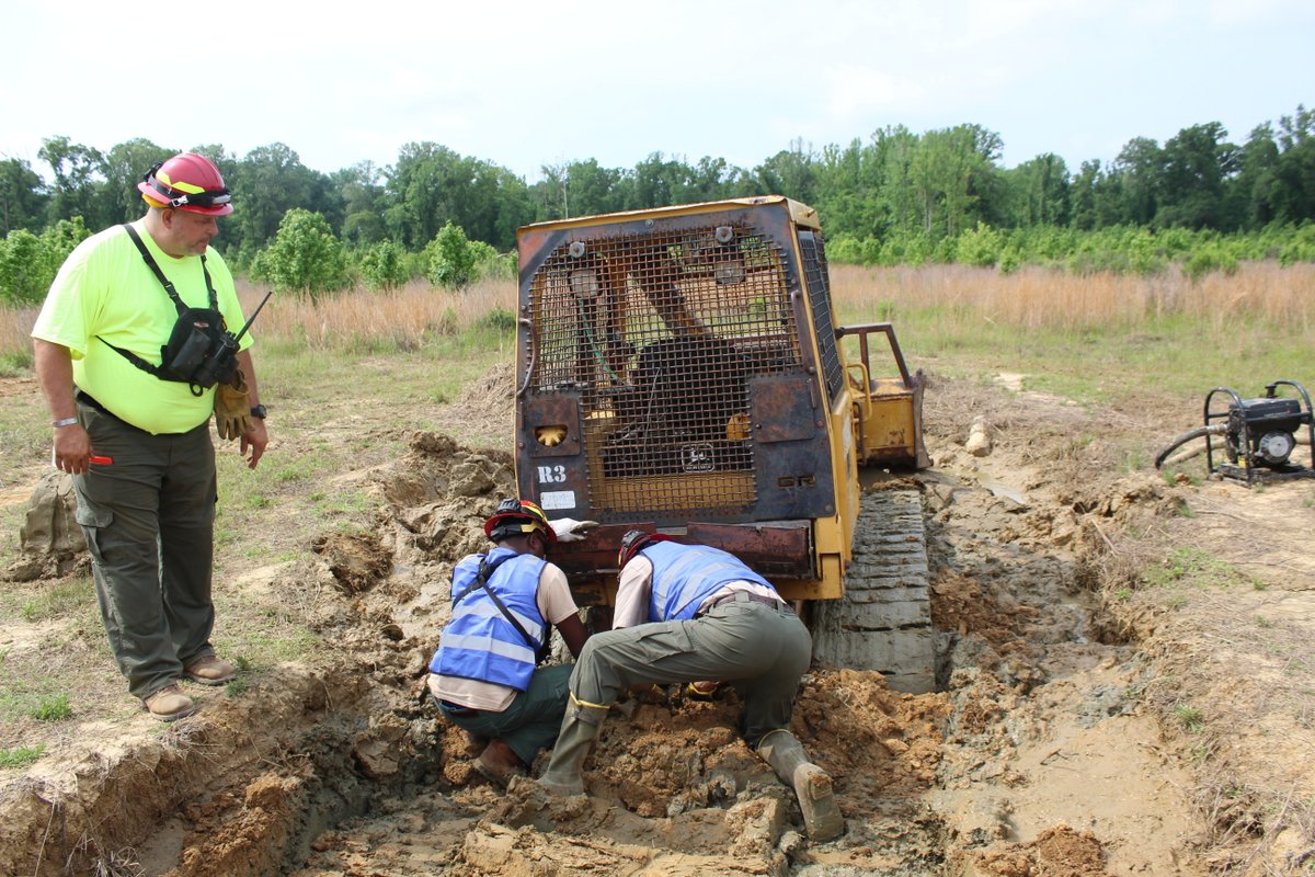 MSForestryComm's tweet photo. 16 MFC wildland firefighters just completed our Heavy Equipment Academy! 🚜🔥

From night ops to plowing fire lanes, our team spent the week mastering the heavy machinery used to stop wildfires and protect Mississippi’s resources. 🌲

#MSForestry #HeavyEquipmentAcademy #HEA https://t.co/KaWY6lK8LT