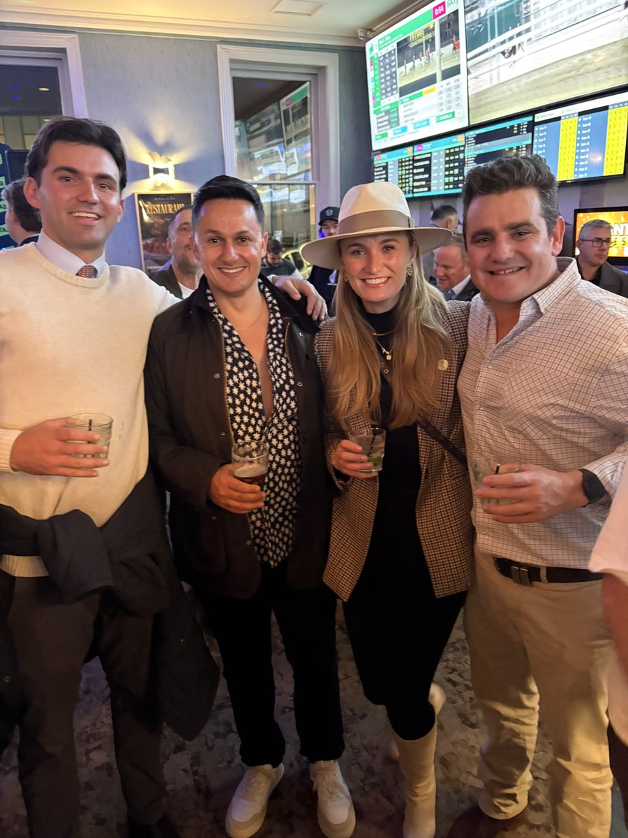 colemanemma1's tweet photo. Day 1 at The Bool @racingblogger @GaiWaterhouse1 @wboolracingclub 🐎 https://t.co/ZzWQjCZb9K
