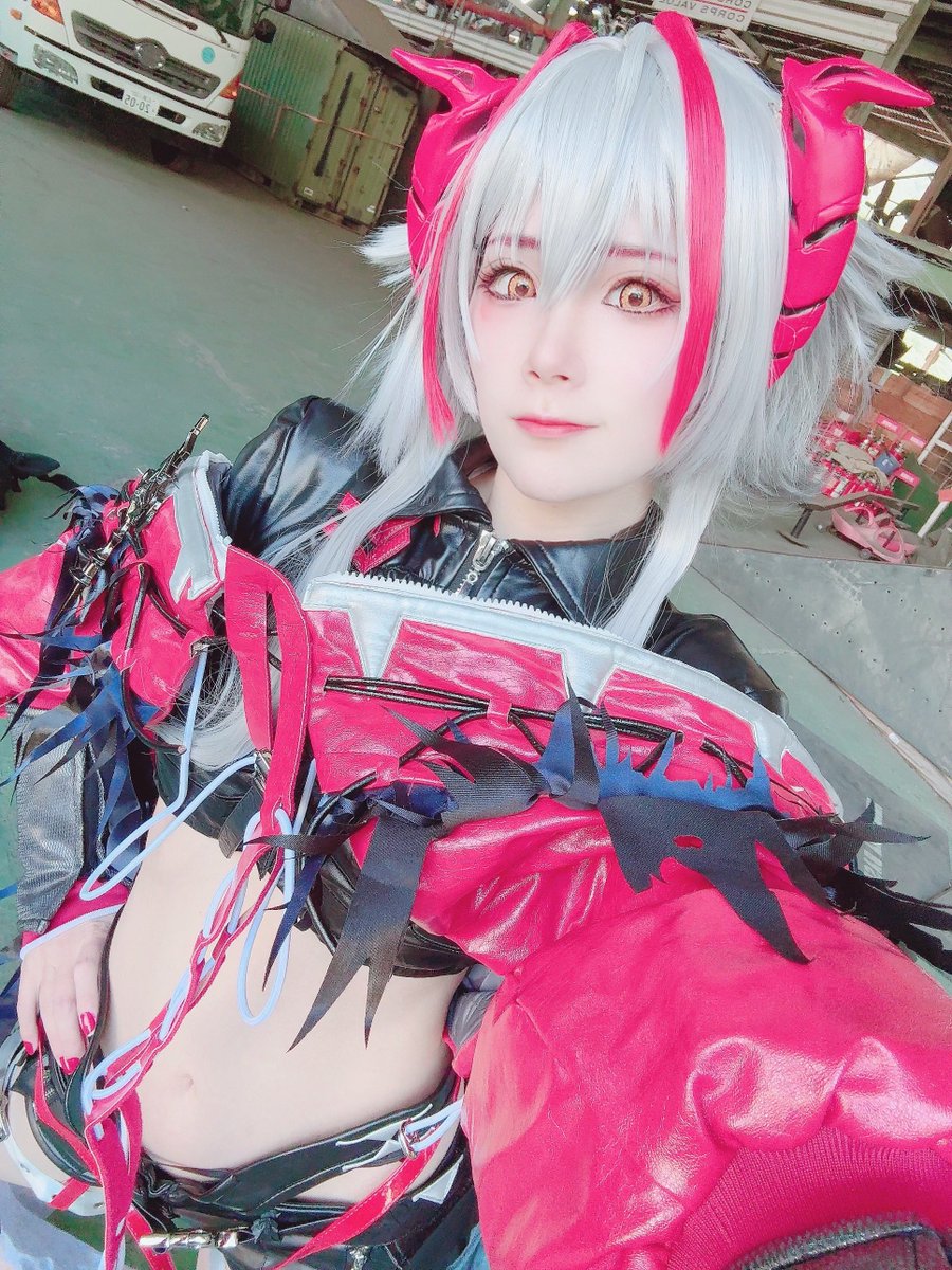 natumikann02111's tweet photo. ※コスプレ
コロ廃遠征２日目ウィシャデルしてきた！
楽しかった✨また来年も行くぞ〜
#コロ廃 https://t.co/HBCDi3rIKG
