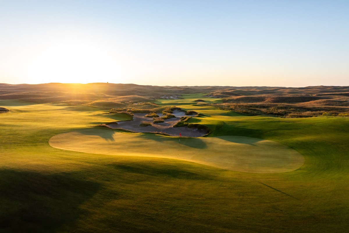 DormieNetwork's tweet photo. Your days go even farther at @GrayBullClub. 

🔗: https://t.co/eiugYmYuI7 https://t.co/CRz3Y3ntMx