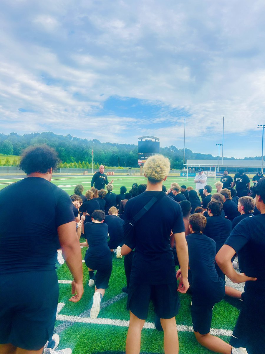 CoachFendley75's tweet photo. Sites and sounds from the 1st Annual Rockmart Spring Combine. 86 Yellow Jackets 9-12 today!!!! #JacketNation https://t.co/zCzgu2HrAW