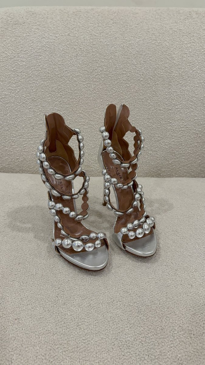 ceeounces's tweet photo. Alaia. https://t.co/1xdwTYtJh8