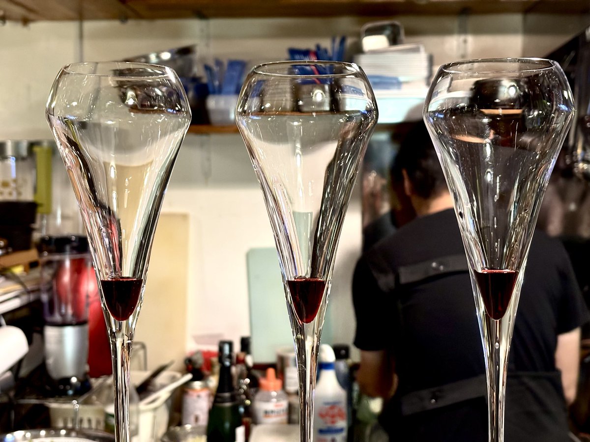 void_No3's tweet photo. キール・ロワイヤル パリ・スタイル
Kir Royal style parisien

ヴィノワ・スタイルとの違いがわかるかな? https://t.co/ssxw4IWsRb