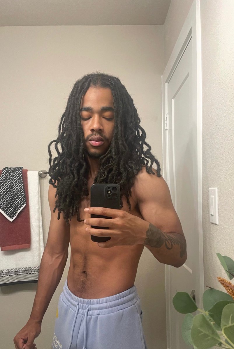 Loskibaby_'s tweet image. GOD🤲🏼, GYM💪🏽 &amp;amp; GROWTH🙌🏽. Leveled Up My Mind Frame🧠🖤.

 #ThankYouGod #SonOfGod #Gym #Faith