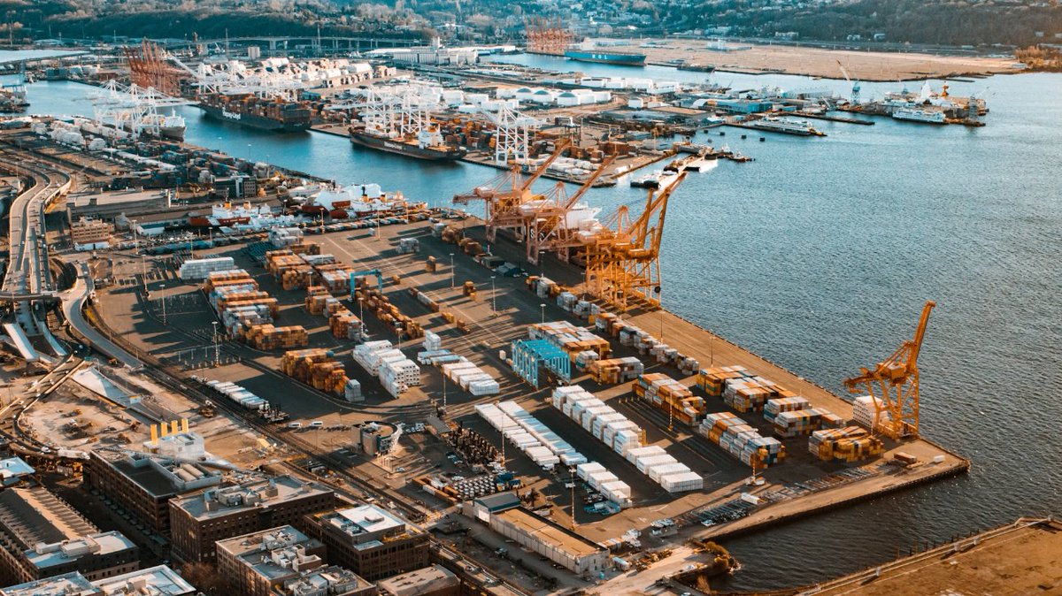 PortsUnited's tweet photo. #ICYMI: 18 @AAPASeaports were awarded FY25 #PIDP Grants from @DOTMARAD! The $774 million federal investment will unlock additional state, local, and private dollars while advancing President Trump's goal of a revitalized #Americanmaritime #industry. https://t.co/s7VMfcL3O2