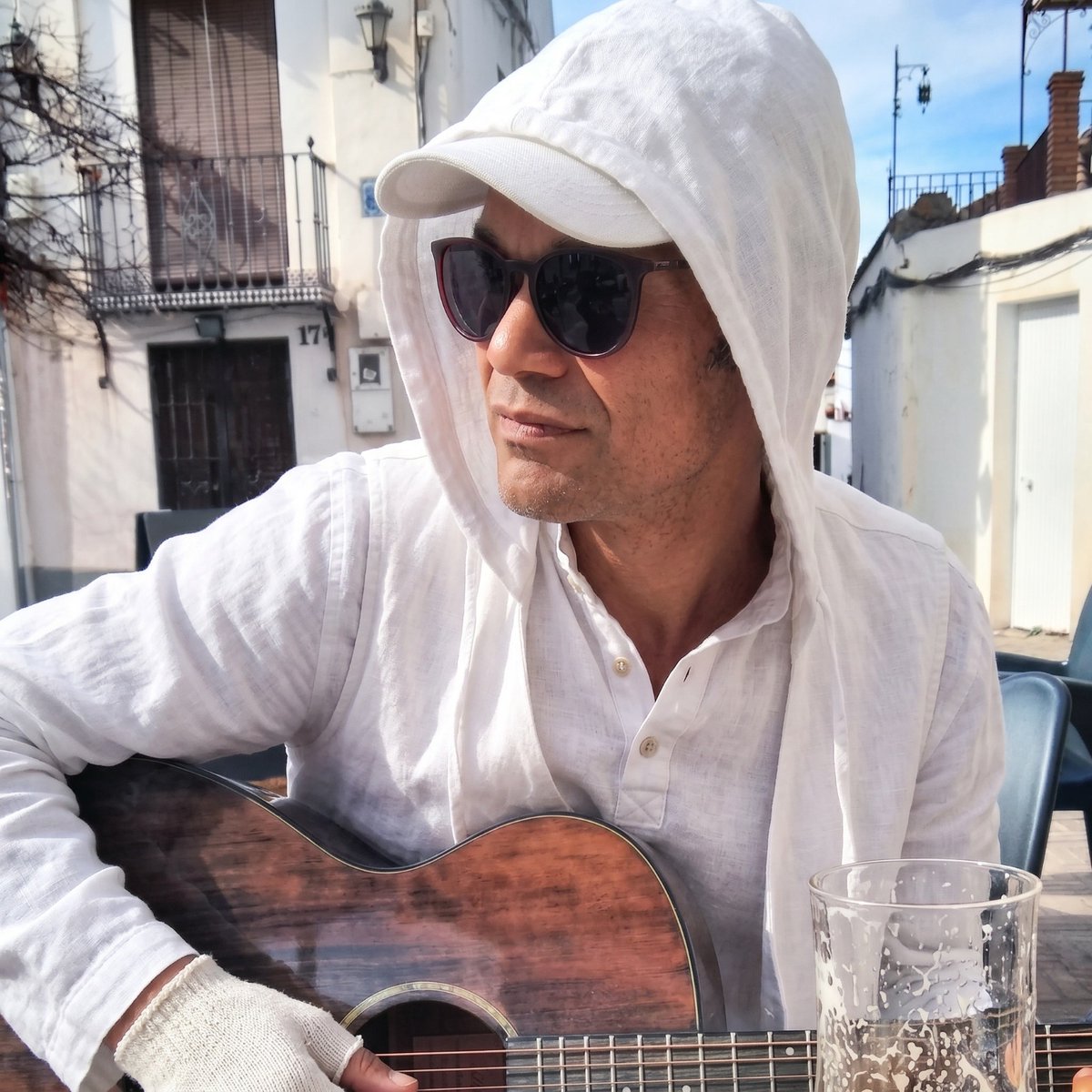 wellyington's tweet image. I just took down half of my catalog from #SoundCloud and #Spotify! 

The reason is personal re-branding of my sounds and myself as an artist. After a lot of consideration, I will be putting more energy into Spanish oriented dance music.

Vamos muchachos!!! 🇪🇸