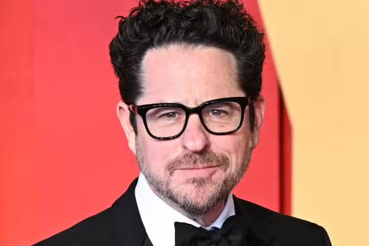 alexflegler's tweet photo. @SyphoticART 2/3 of the directors you're talking about.

You're totally right, though. There's plenty to like about the ST. https://t.co/L4PCO7CvMV