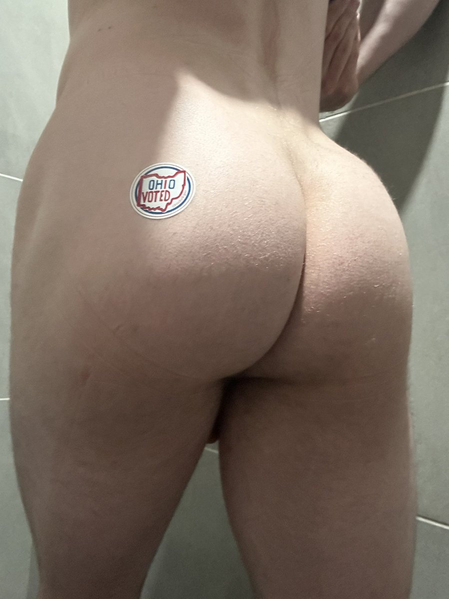 LiamCainXXX's tweet photo. I’m a slut for civic responsibility.  Get out and vote! ✅ https://t.co/SmOs9HyAVx