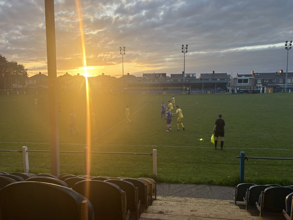 jmarshall298's tweet photo. Watching Cefn v Goytre with Rhys https://t.co/LkOfV7PZQw