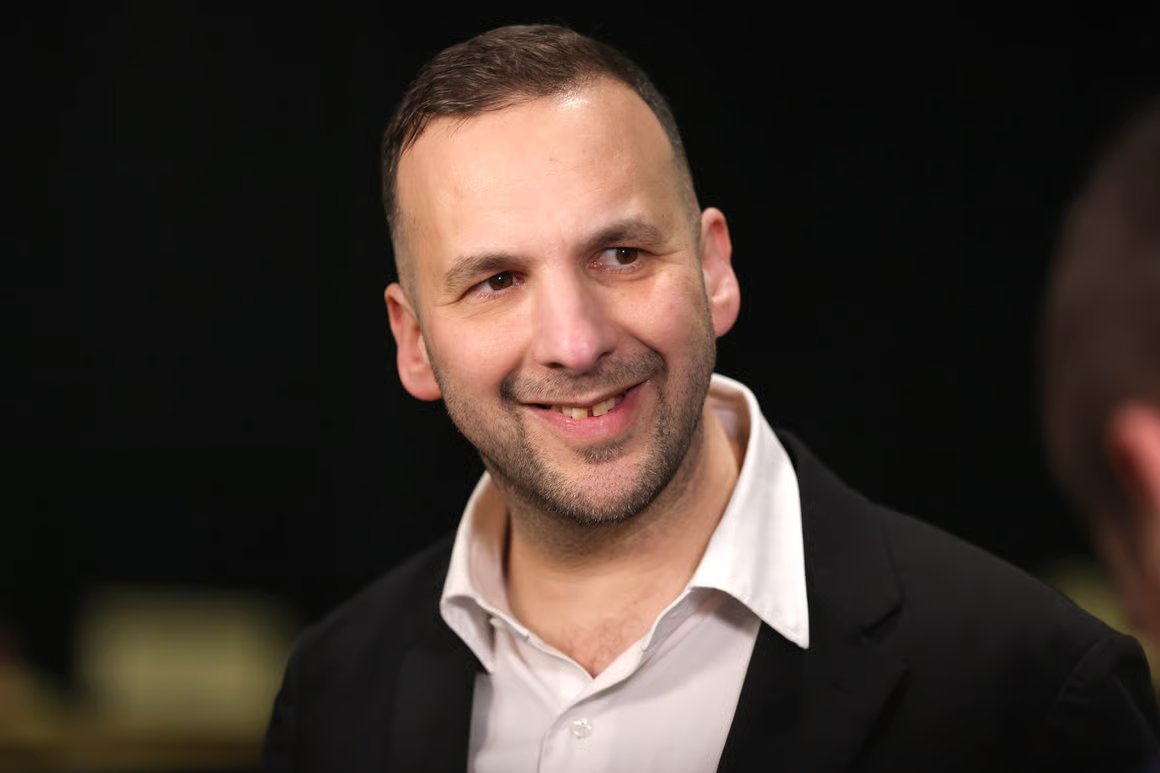 Lee Harris tweet media