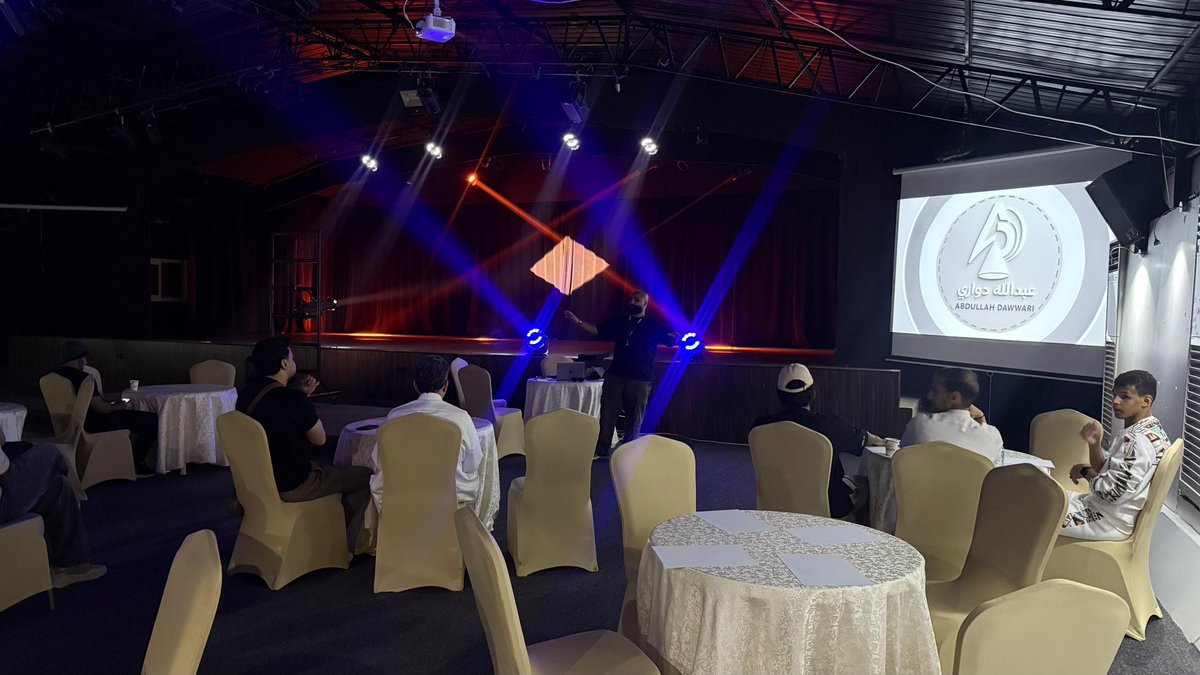 SASCA_TIF's tweet photo. اختتمت اليوم اعمال دورة الإضاءة المسرحية والتي اقامتها #فرقة_مسرح #الطائف  بالتعاون مع #جمعية_الثقافة_والفنون 
وقدمها  المدرب  وخبير الاضاءة الفنان/ عبدالله دواري
واستمرت لمدة 3 ايام بحضور اكثر من 20 متدرب ومتدربه 
في تجربة تدريبية بدأت  من الأساس… وانتهت بصناعة المشهد. https://t.co/Km11pAhDM7