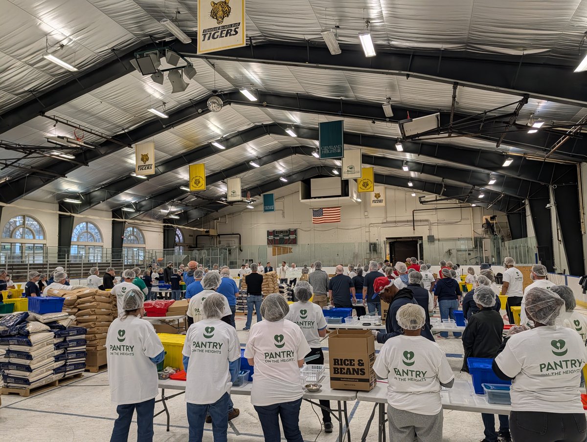 On Friday, May 1, team members from our Cleveland office joined a Feed the Funnel Party with The Pack Shack and Pantry on the Heights—helping pack more than 100,000 meals for neighbors in need. It was a great opportunity to work together in support of an important mission!