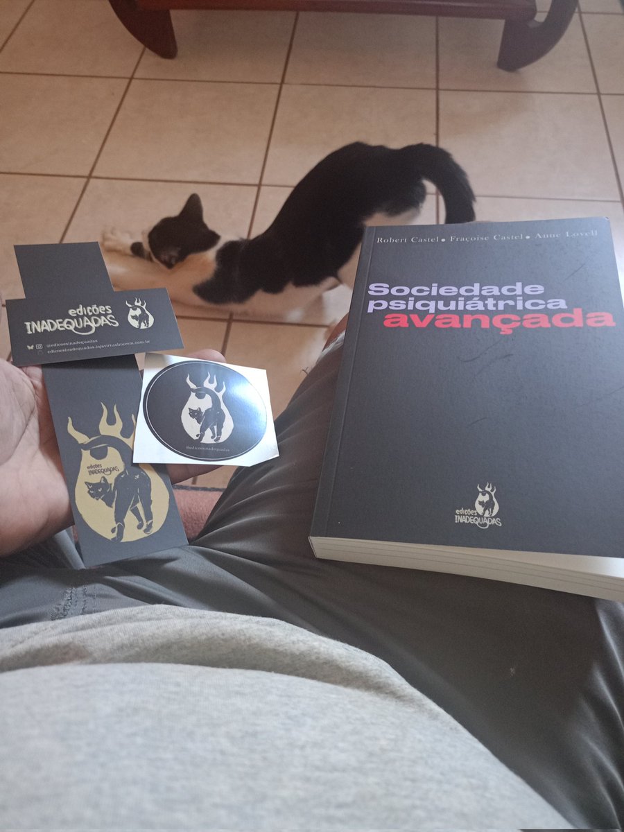 LeitorSubversi's tweet photo. Obrigado a Edições Inadequadas editora dos excelentes @wanderwilson2 e Marcus Silva pelo presente https://t.co/FwQcmbI1tP
