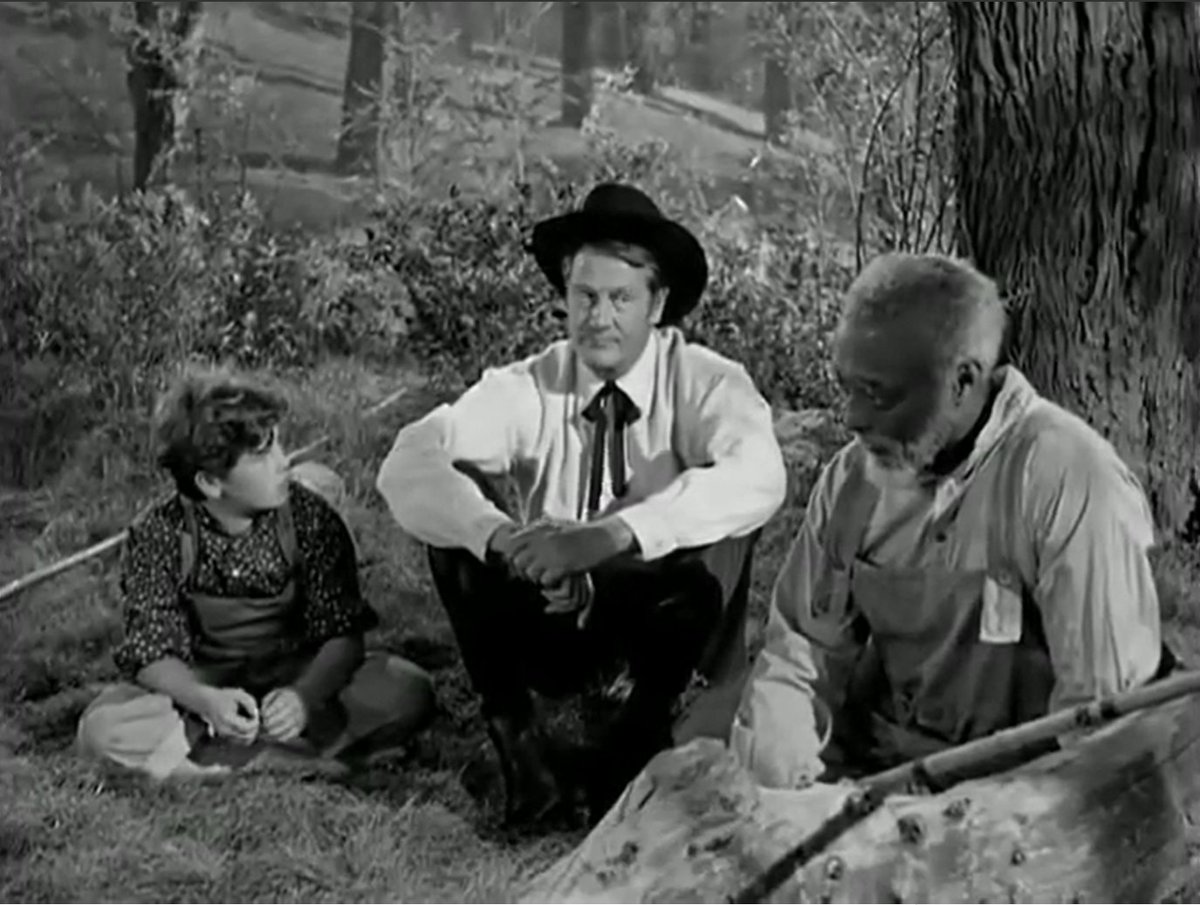 (104/2026) "Stars in my crown", de Jacques Tourneur, me ha gustado mucho esta mezcla de western o drama con Joel McCrea como el pastor que llega a una ciudad, como va relacionándose con sus habitantes narrado por un niño que no es otro que Dean Stockwell, muy buena, un 8