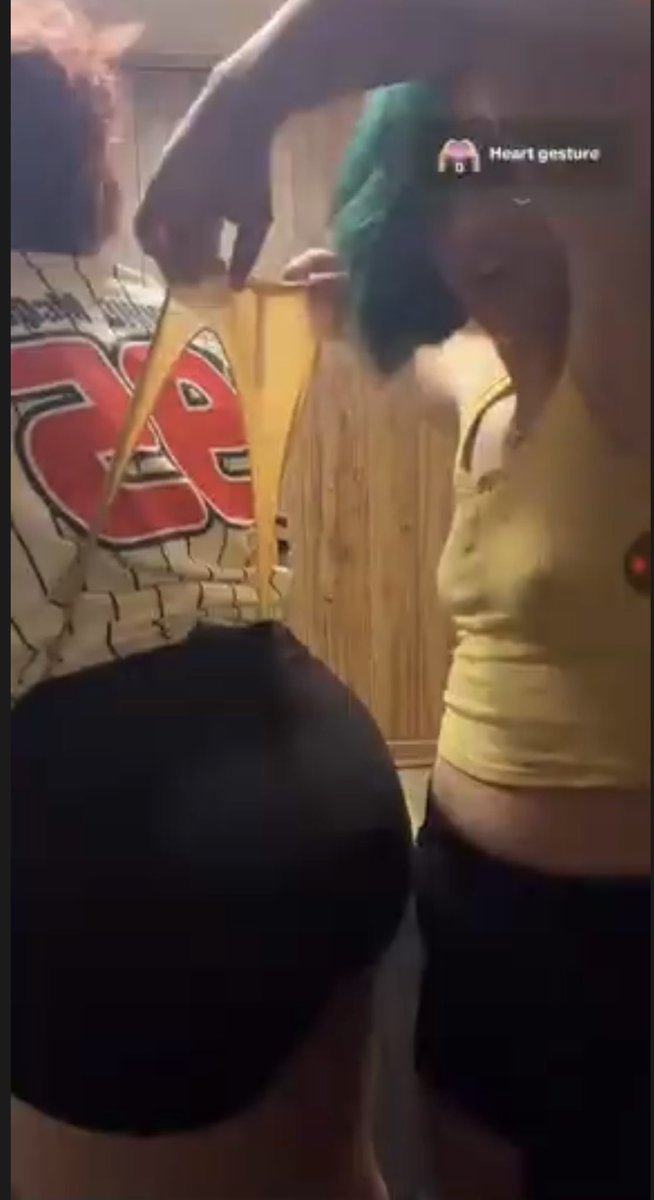 Wedgie tweet media
