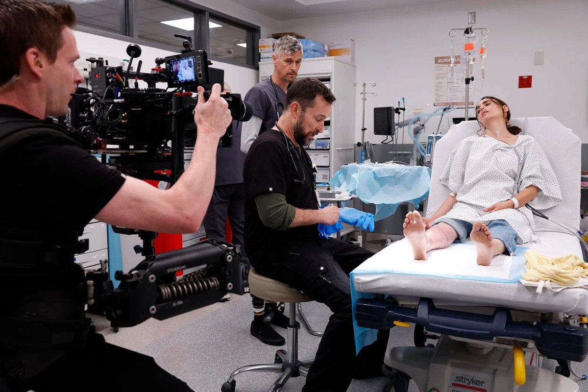 PittCrave's tweet photo. new bts photos of the Pitt season two https://t.co/Isr4fbddiv