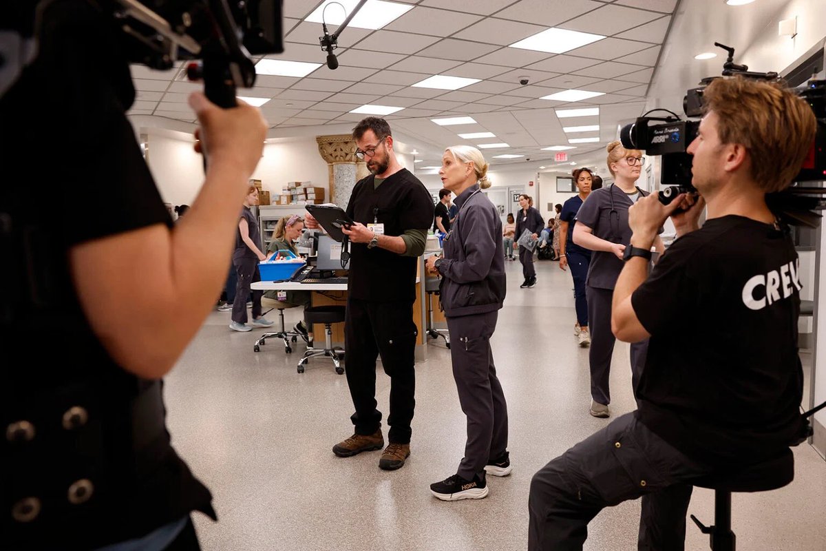 PittCrave's tweet photo. new bts photos of the Pitt season two https://t.co/Isr4fbddiv