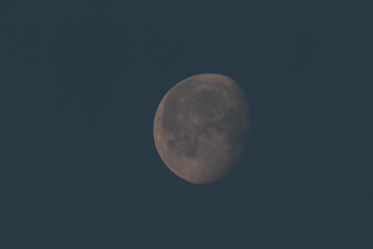 tomohiro323's tweet image. おはぁよ～
#お月 #moon #asa月 #oha月 #そらすき