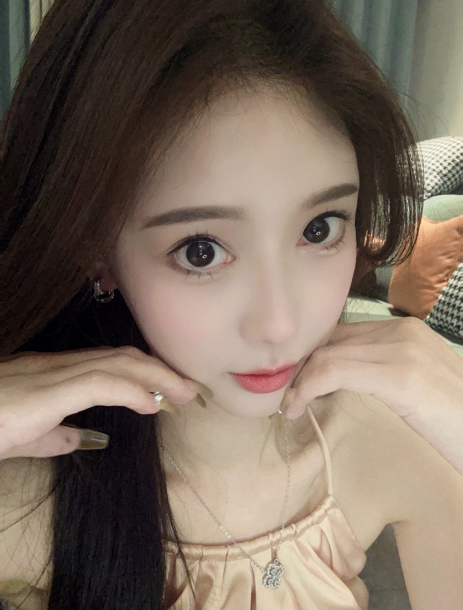 小梨饿了 tweet media