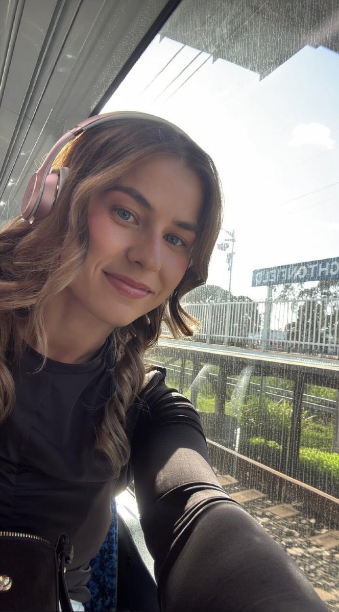 EmilyAUS tweet media