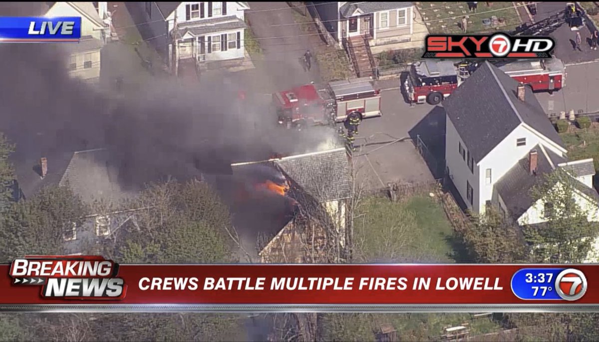 ChelseaScanner's tweet photo. LOWELL 
4th Alarm Fire 🔥 
#LowellFire https://t.co/iwbf7U5dMX
