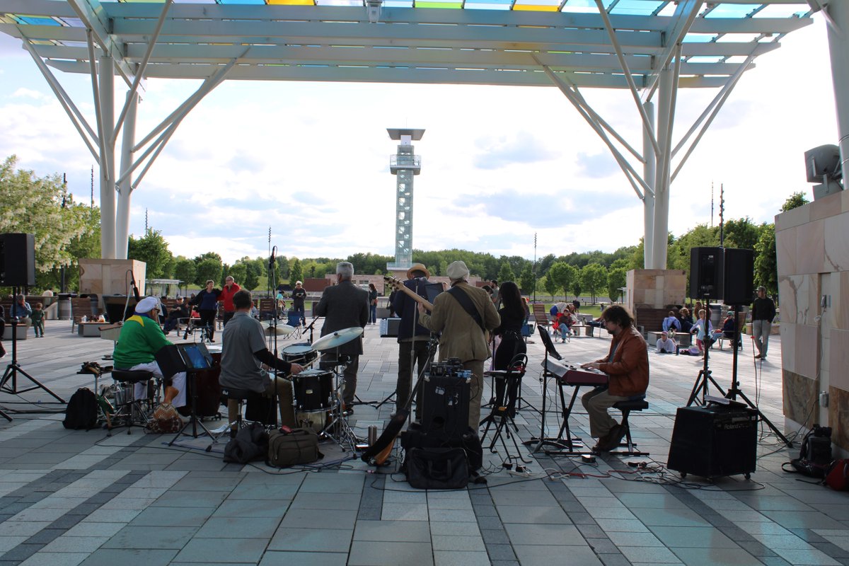 summitblueash's tweet photo. What a celebration! Our community came together on May 2nd for the Hispanic Cultural Celebration at Summit Park. Keep the spirit going and stop by Tahona Kitchen for scratch made tacos and signature margaritas you will not forget! https://t.co/7F5UCMMpE2