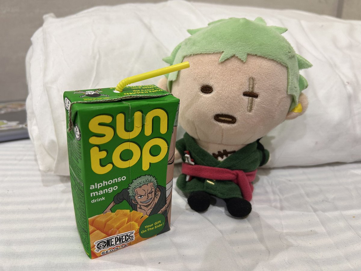 whereszoro's tweet photo. drinking my juice #yum 🧃 https://t.co/HnXhIhIMWB