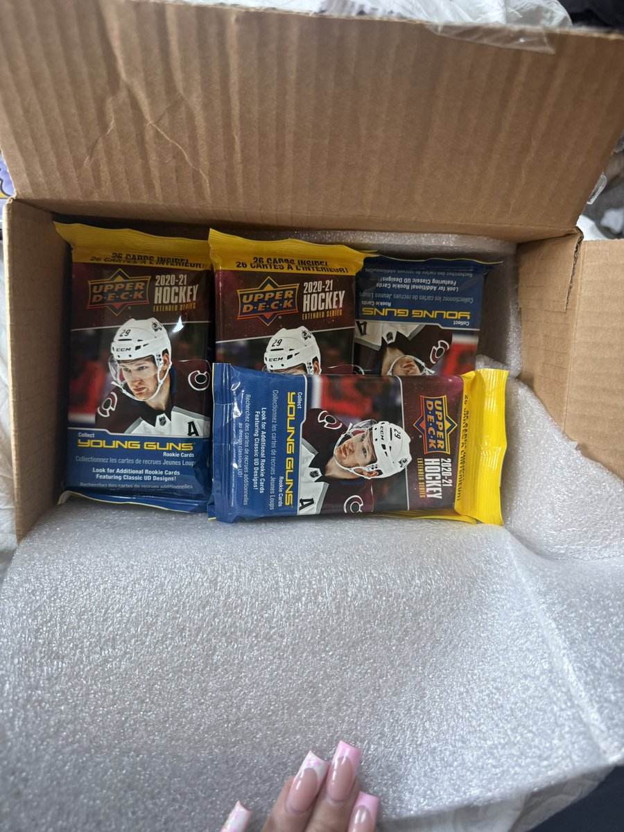 h0peG's tweet photo. me “i have too many cards” 
also me- https://t.co/GoKQdQ5eSx