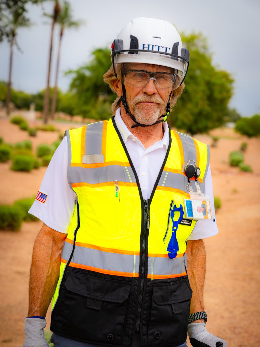 HITTContracting's tweet photo. 37+ years of experience. Still setting the standard.
Sr. Superintendent Art Dickerson on our Phoenix team leads with one priority: keeping every person on-site safe.
👉Join our team: https://t.co/VjjepxAq1S
#ConstructionSafetyWeek #RecognizeRespondRespect https://t.co/Cv8bGUNESa