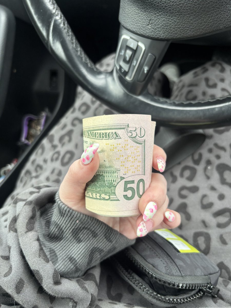 brattyaurora's tweet photo. fun game alert!!🥰 skip dinner and give me what u would’ve spent https://t.co/5dC5qwaxpx