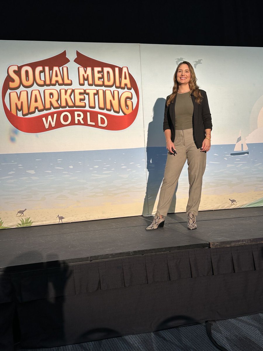 ModGirlMktg's tweet photo. Social Media Marketing World from SMExaminer is one of my favorite speaking gigs.

It's a chance to network, collaborate, and have real conversations. 

Nothing beats being inspired by fellow #socialmedia marketers.

#SMMW #SMMW26 #speaker #socialselling https://t.co/6brHb2Pno2