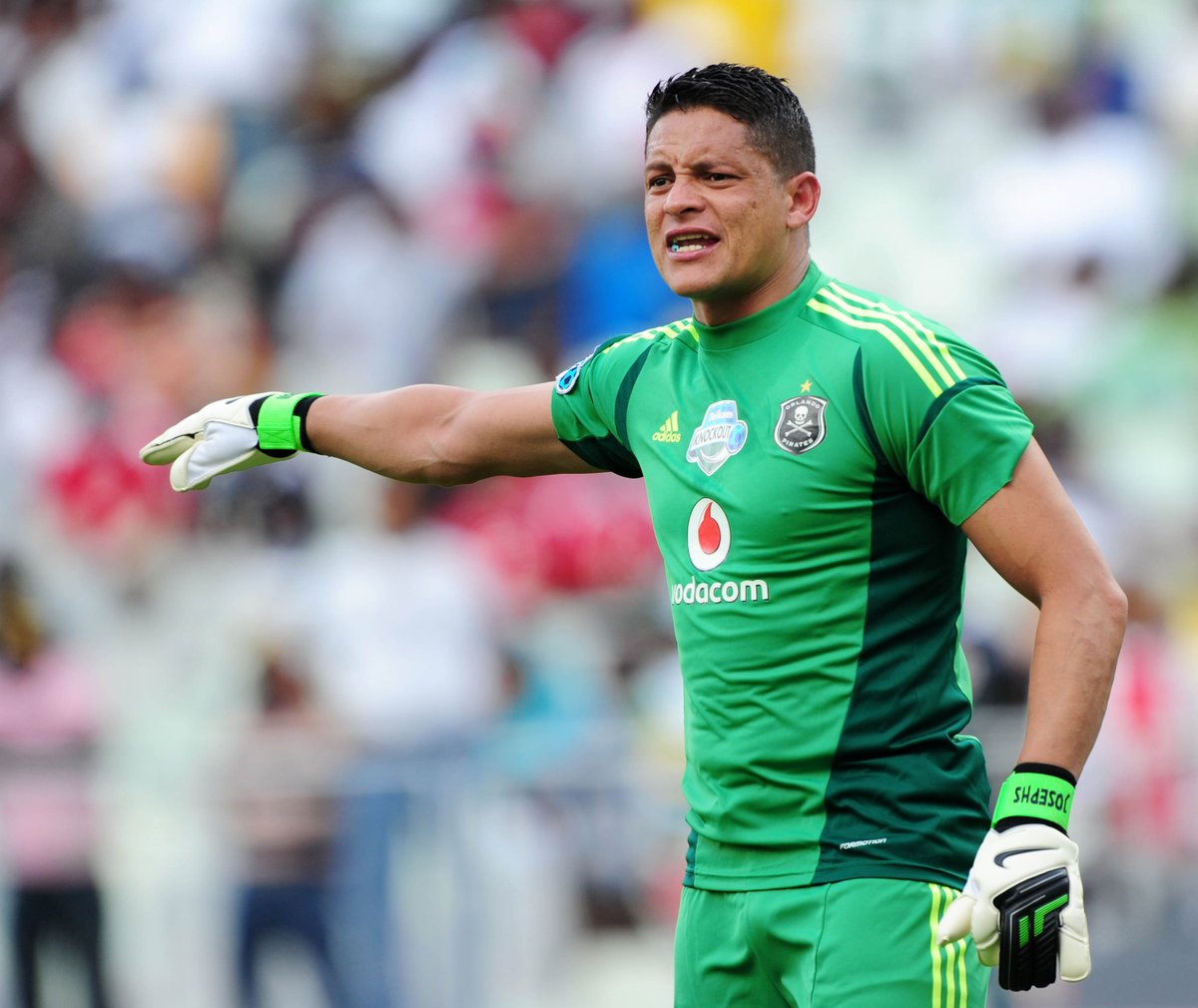 iDiskiTimes's tweet photo. 𝗡𝗘𝗪 𝗖𝗟𝗨𝗕 𝗥𝗘𝗖𝗢𝗥𝗗 ☠️

Sipho Chaine has broken Moeneeb Josephs record of most clean sheets in a PSL season after keeping his 18th of the 2025/26 campaign. 

@ToyotaSA | #BetwayPrem https://t.co/QE5bg5Xi5p