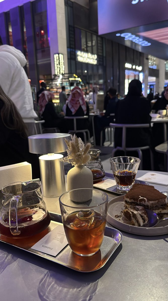 _6ili's tweet photo. القًهوة حُـــ  لا عادة ـــبَ 🤎. https://t.co/ATBTpxWkAk