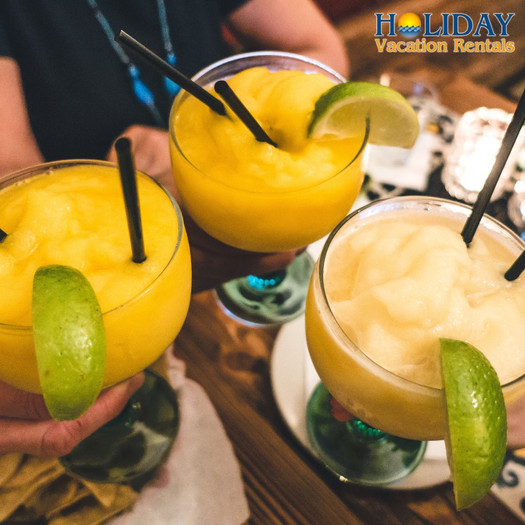Cinco de Mayo + lake views = the perfect combo 🍹🌊 Who’s ready for summer nights Up North?