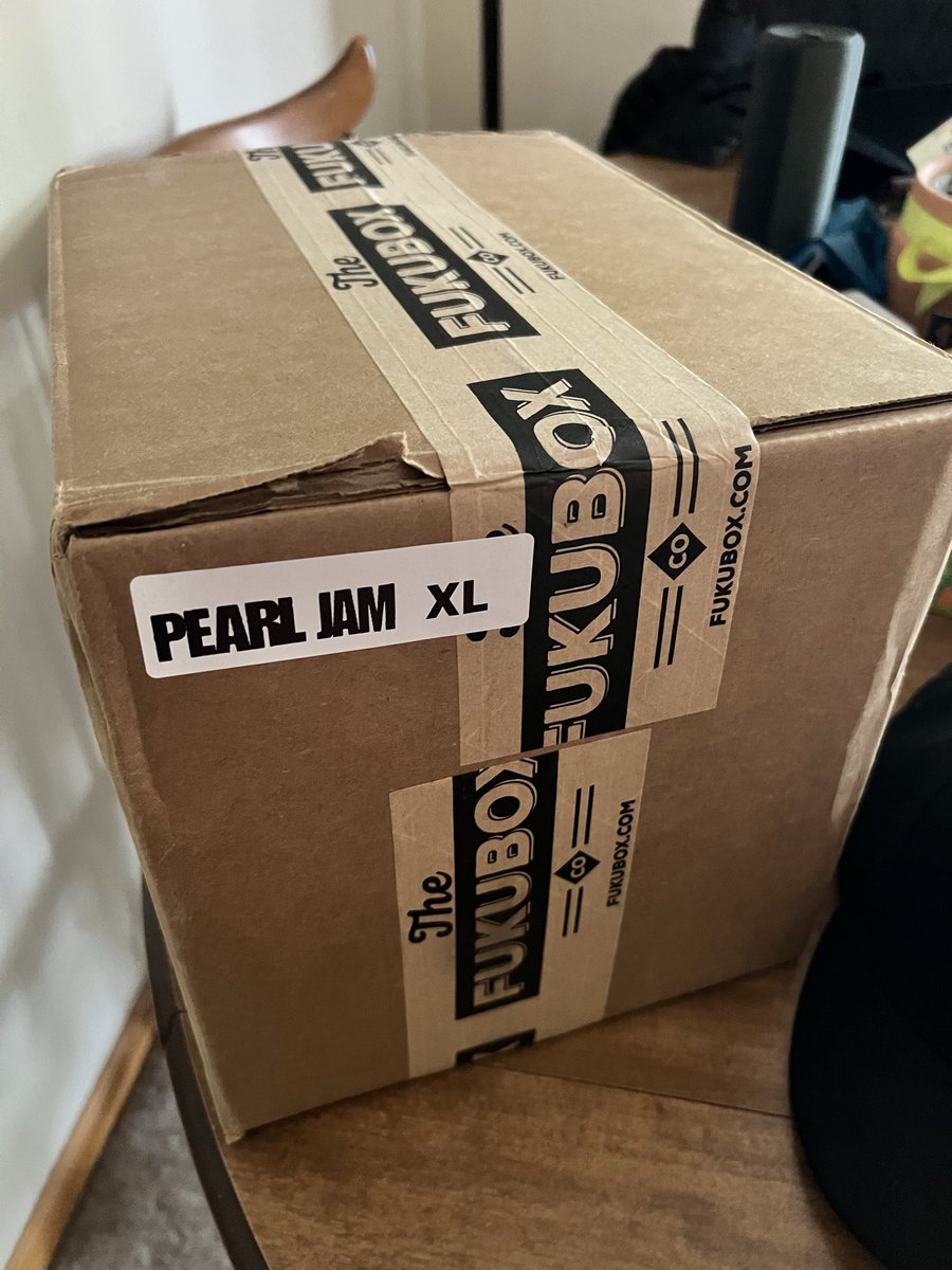 cgramentz's tweet photo. #Fukubox has arrived. Thank you @mrtsurt https://t.co/D2u17XKWaY