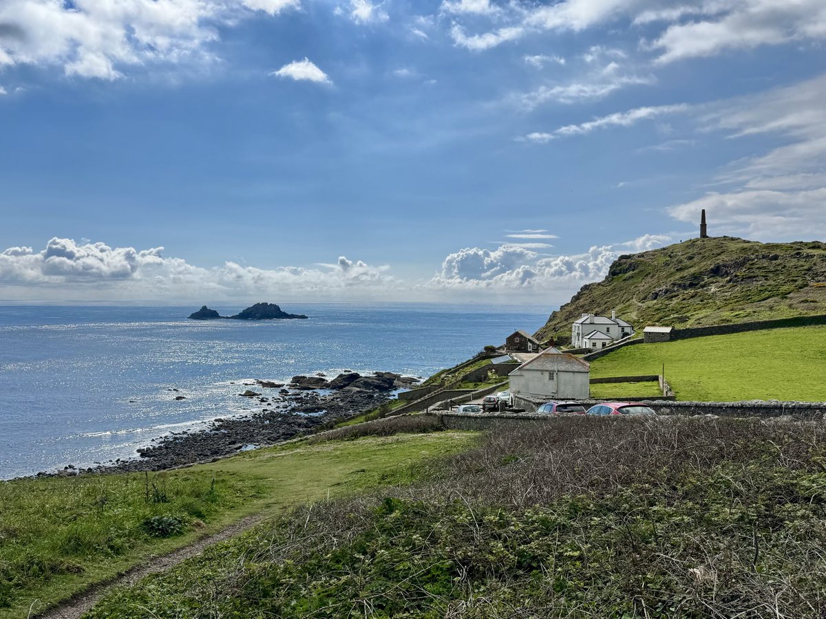 TanyaAtTheBeach's tweet photo. Yesterday at #CapeCornwall and what a stunning day! #Cornwall https://t.co/pBgWRg7T19