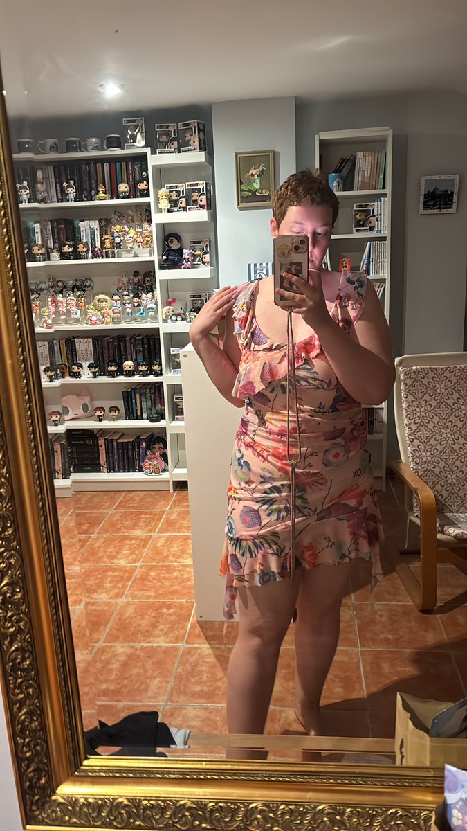 ℙ𝕀𝕃𝔸ℝ | pinky up tweet media