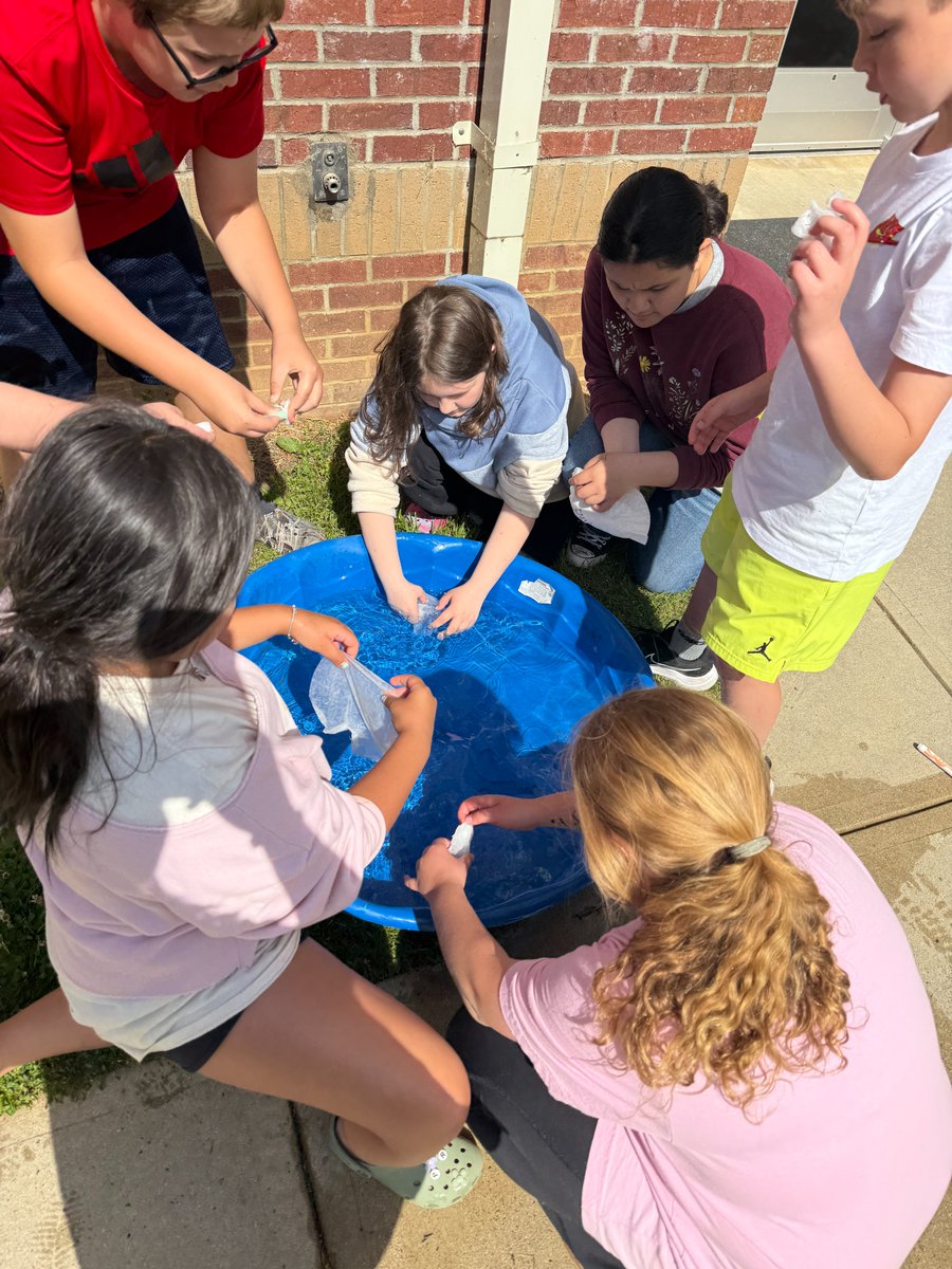 jcpsnc's tweet photo. May is Mental Health Awareness Month!

Yesterday, students at Scotts Creek School practiced “washing their worries away,” talking about ways to let go of stress and take care of their minds and hearts.

#jcpsnc #ElevateJCPS #JCPSTogetherWeSoar https://t.co/xuW5Xg8KPK