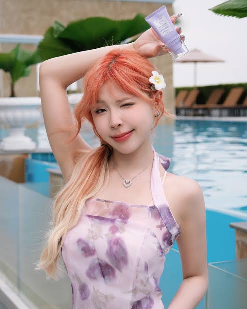 Read More: Mizzie Tham Biography: Ethnicity, Age, Boyfriend, Net Worth, YouTube, Parents, Religion, Height article.thecityceleb.org/TSNp9t