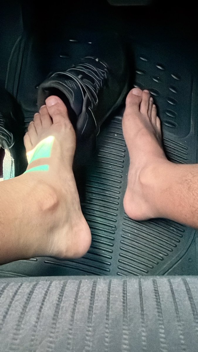 Pizzaboy1354's tweet photo. Smell and lick them 😝💦🤤
#feet #malefootsex #feetfetiche #feetgram #myfeet #feetsucker #footsex #malefeetfetish #male #sexyhotfeet #gay #malefoot #malefeet #footfetish #malefeetcommunity https://t.co/IcrEVfig5F