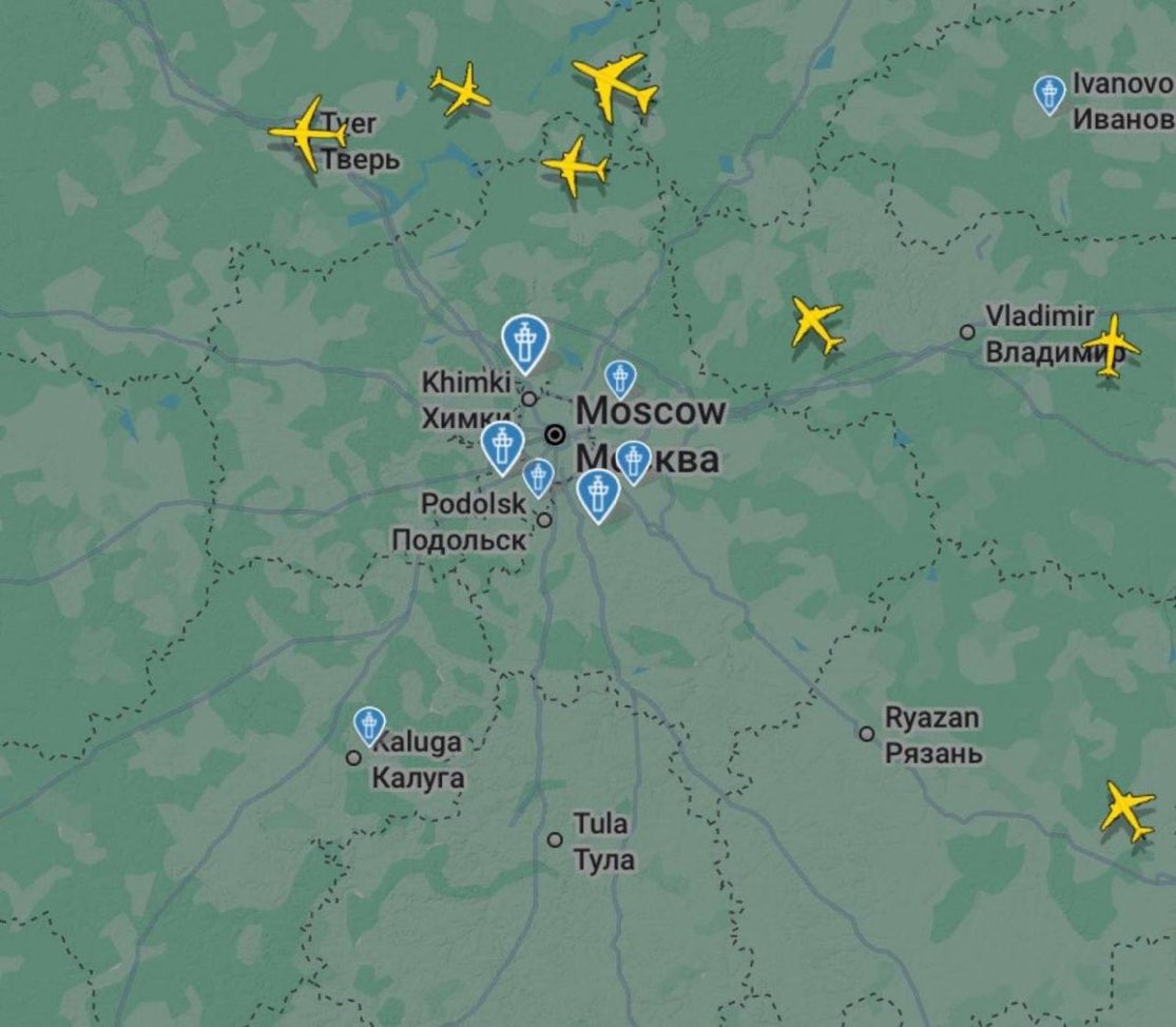 RT by @mikenov: All airports around Moscow 🇷🇺 were closed due to threats of 🇺🇦 drones, and security in the city is escalated to absurd levels. Can Putin still convince himself that he can win the war he started? The circle around him that still believes it is getting smaller and smaller