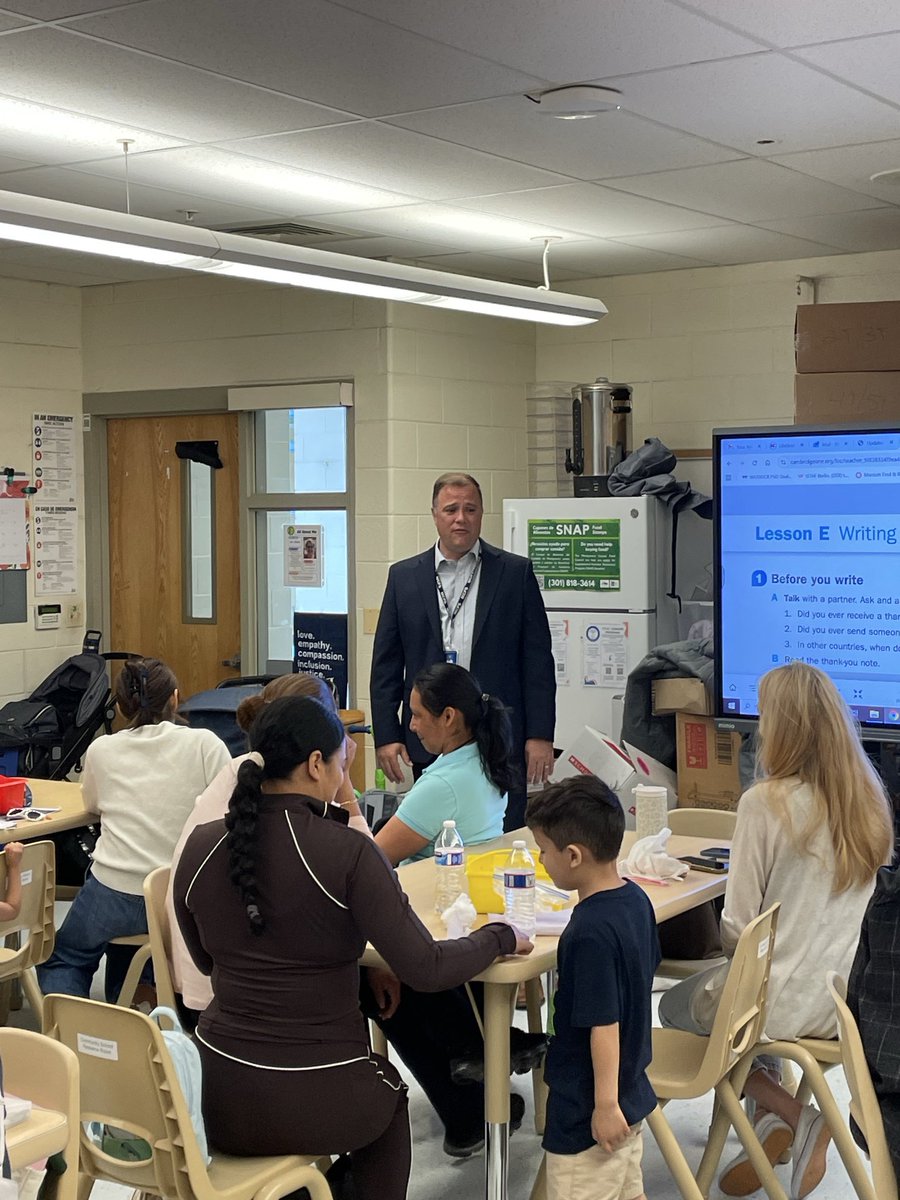 ArcolaES_CSL's tweet photo. @LearnerDSLI stopped by today to invite students in our adult English class to participate in the search for our new principal. https://t.co/EUYdmhEBC0