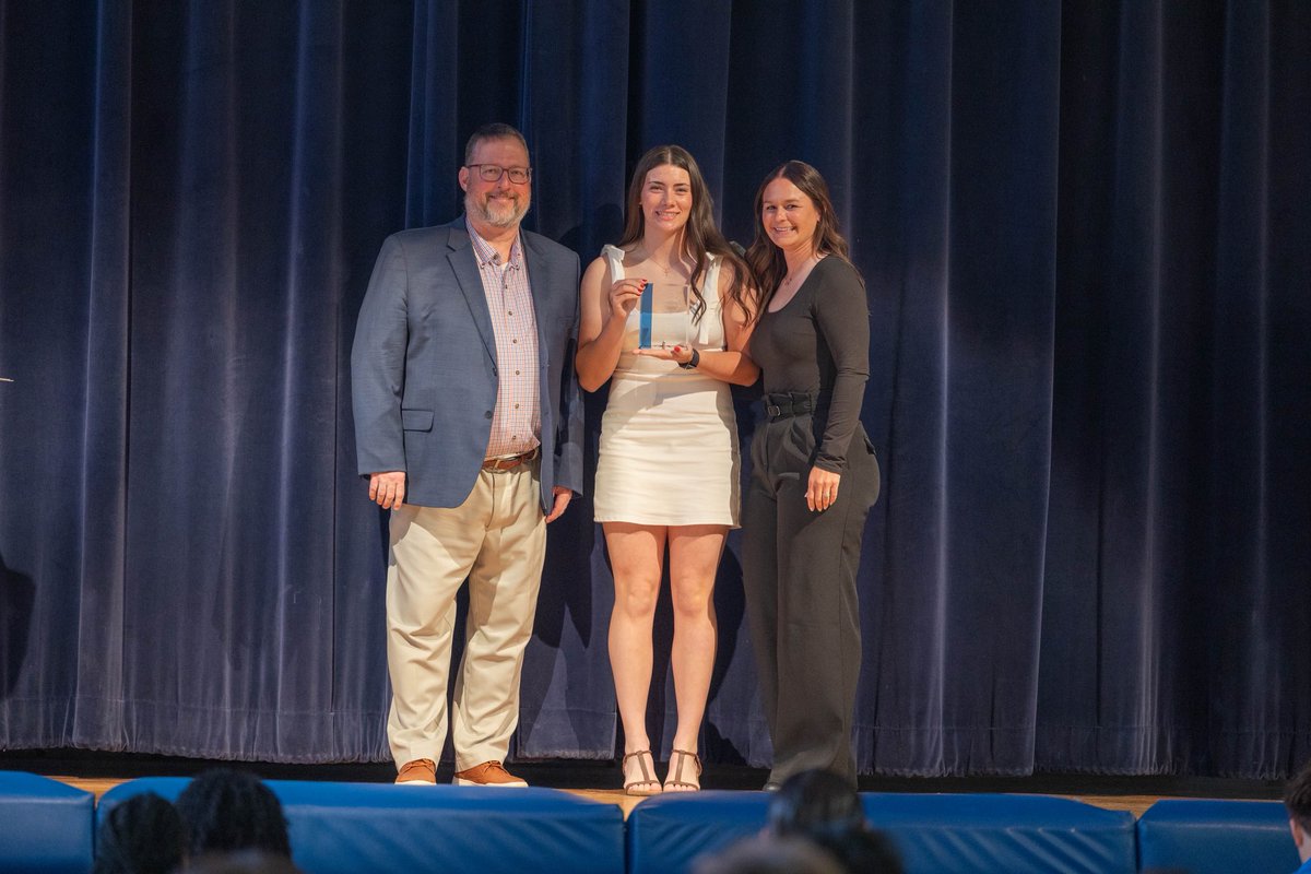 IALakesSB's tweet photo. We would like to congratulate all of our team members who received awards at our first Athletic Banquet this past week. An extra big congratulations goes to Macy Pickett for being selected as the Laker Lighthouse award recipient! https://t.co/hrkAlnG6SE