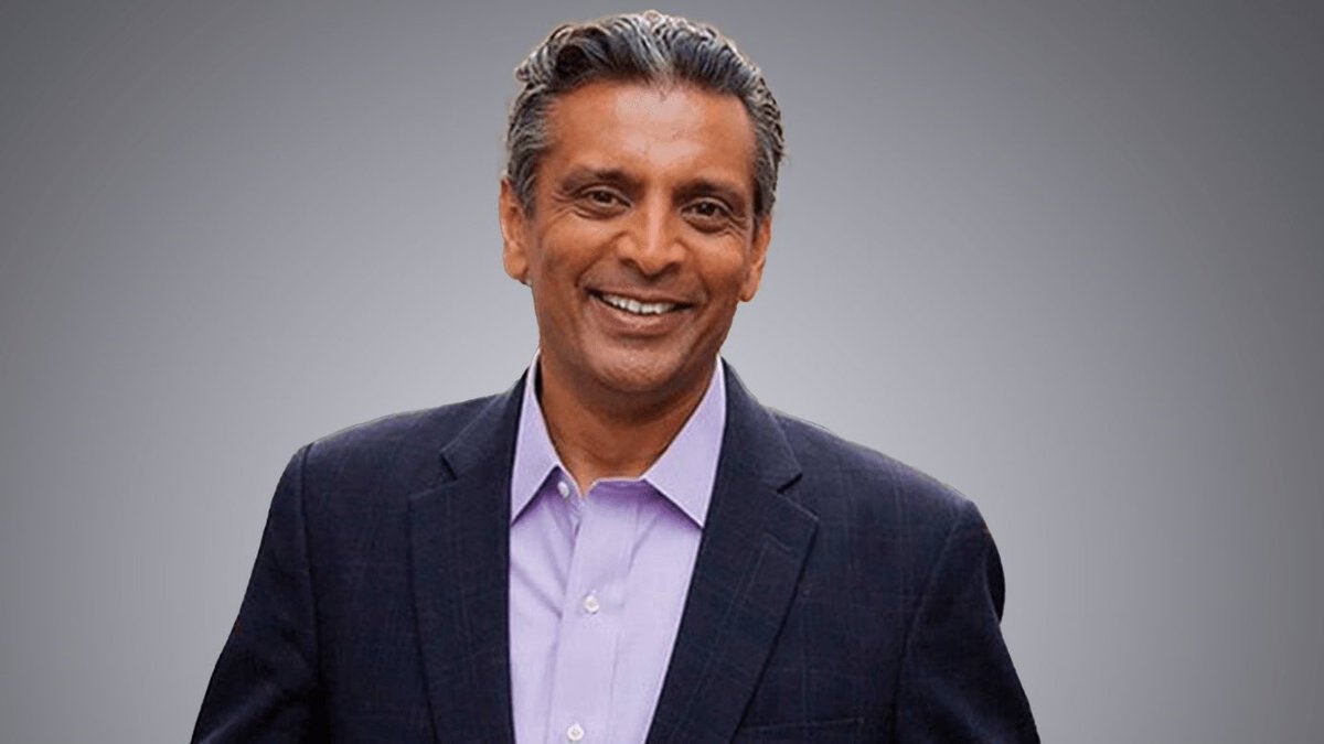 🚨BREAKING: FedEx wins multibillion-dollar federal delivery contract, uses funds to HIRE foreign workers through the H-1B visa program.

CEO Rajesh "Raj" Subramaniam, who was born in India, is facing backlash for firing Americans to hire foreigners. 

Publicly available