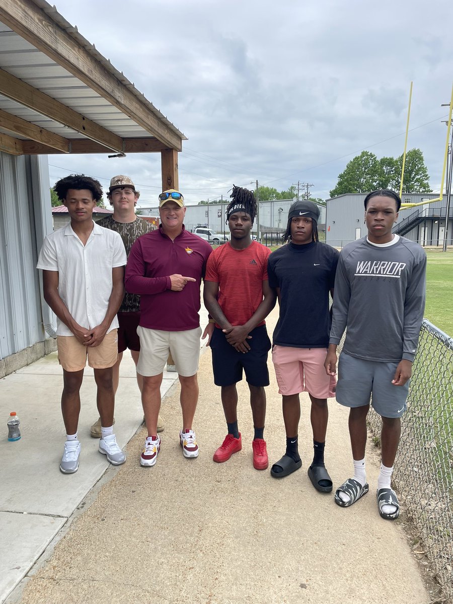 nanih_waiya's tweet photo. Thanks to @CoachDWBoykin for stopping by to check out the Warriors today! https://t.co/pjmt7wA5S4